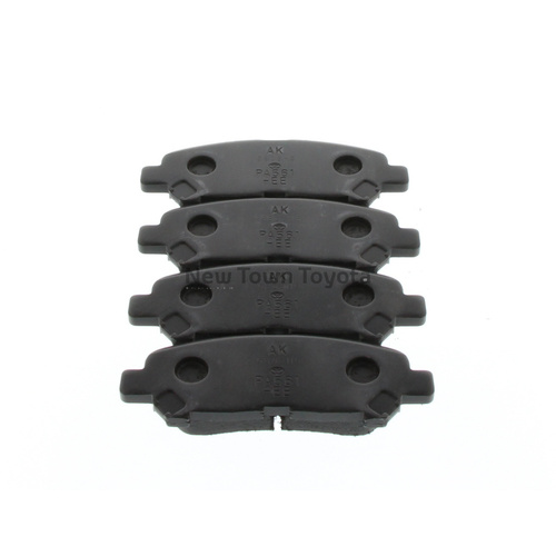 Genuine Toyota Rear Disc Brake Pads Kluger May 2007 - Dec 2013 04466-48120