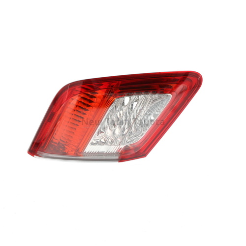 Genuine Toyota Left Hand Rear Boot Lid Reverse Light Lamp Does Not Include Globes and Sockets